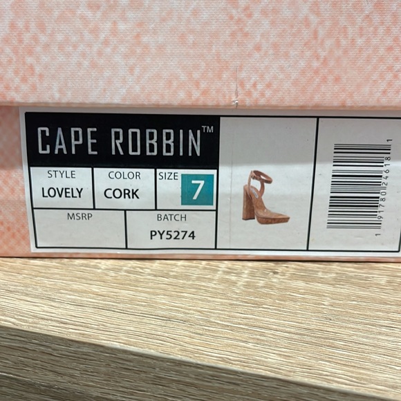 Never worn size 7 cork and clear plastic - Picture 2 of 4